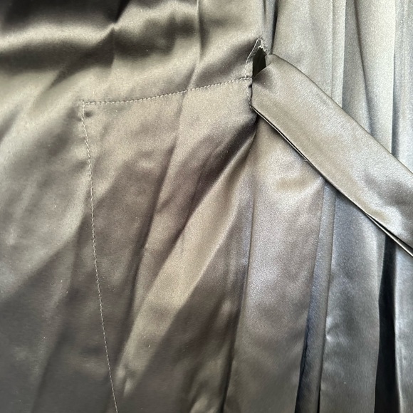 Rosamosario 100% Silk Black Silk Gold Chantilly Lace Kaftan with Train Clemira - Picture 17 of 17